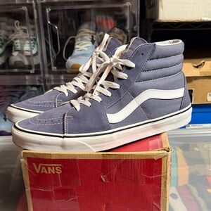 Vans Hi-Top Skateboarding Shoe in Blueish Purple mens size 13.  Like New
